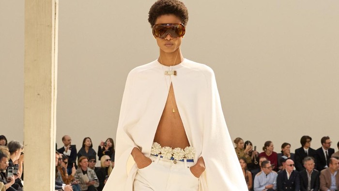 Balenciaga Tampilkan Teknik Couture pada pada Koleksi Siap Pakai Summer 2027