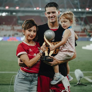5 Couple Goals Pesepakbola Indonesia dari Masa ke Masa