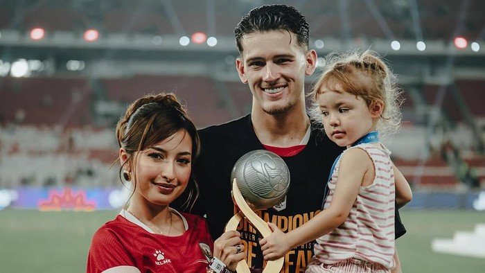 5 Couple Goals Pesepakbola Indonesia dari Masa ke Masa
