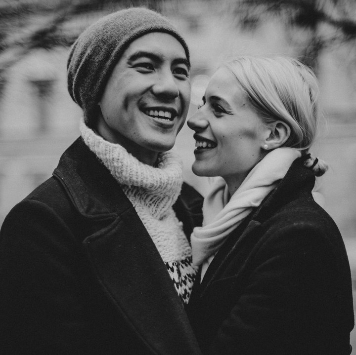 <p>Kebahagiaan tampaknya tengah menyelimuti Daniel Mananta dan sang istri, Viola. Keduanya baru saja merayakan ulang tahun pernikahan yang ke-15 tahun pada 2 Oktober lalu. (Foto: Instagram @vjdaniel)</p>