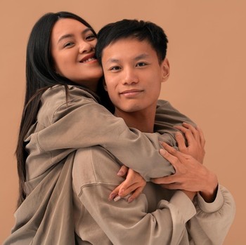 4 Zodiak yang Dikenal Paling Protektif