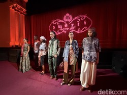 Video: Mengungkap Cerita di Balik Fashion Show Batik Iwan Tirta