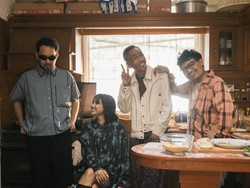 Lafa Pratomo, Ari Lesmana, dan White Chorus Ajak Hidup Secukupnya di Juara Dua