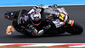 Sorotan Dunia Olahraga CNN Sport : Pembalap Moto2 Tony Arbolino Cosplay Jualan Jagung Bakar