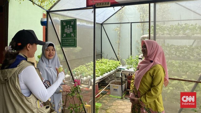 Asisten Perekonomian dan Keuangan Sekretaris Daerah Provinsi DKI Jakarta Suharini Eliawati berikan apresiasi kepada seluruh kelurahan yang menjadi peserta Benyamin S Award (BSA) 2026. 