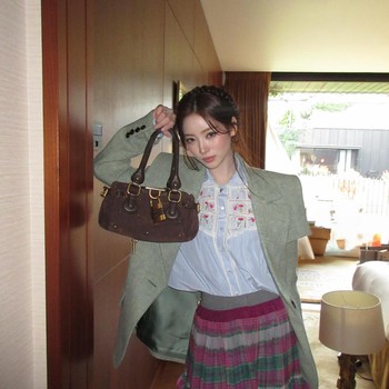 5 Potret Anna MEOVV Selama di Paris, Hadiri Chloe Summer 2027 Show!