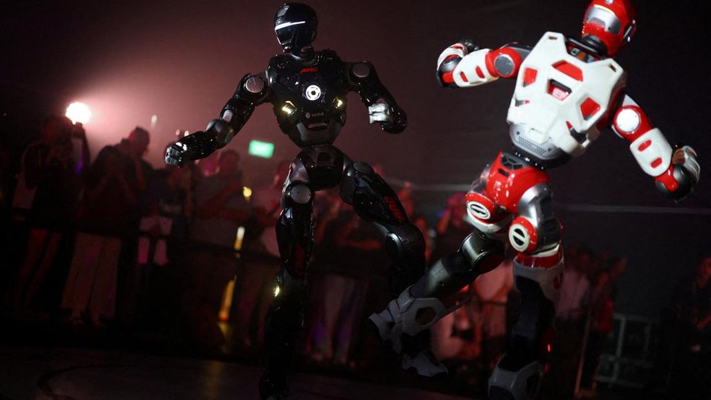 FOTO: Momen Robot Adu Jotos di Atas Ring ARC Singapura