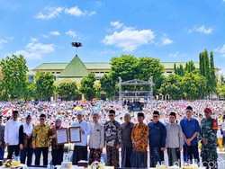 10.476 Santri Lirboyo Membatik Serentak, Pecahkan Rekor MURI