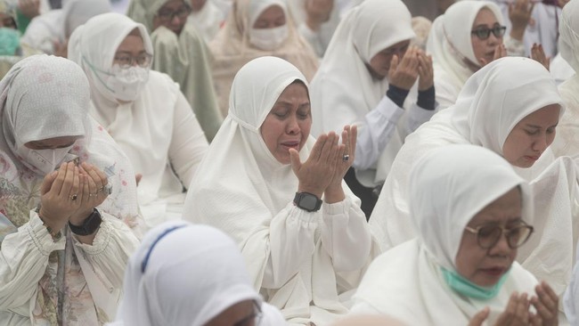 Shalat Memohon Hujan di Palembang