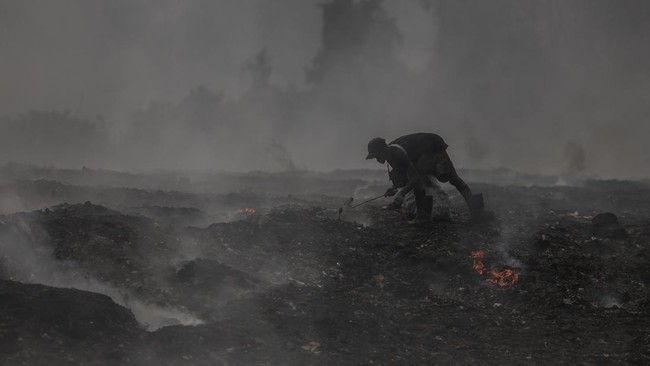 Tanggap Darurat Kebakaran TPA Takome di Ternate