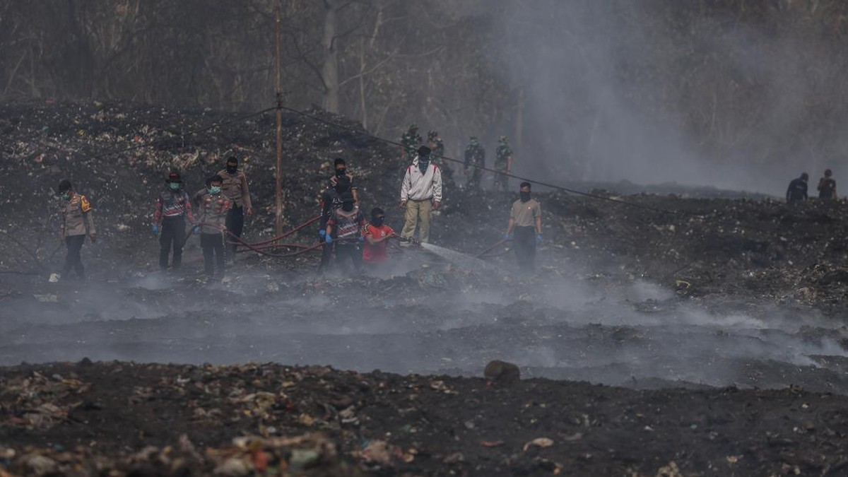 Tanggap Darurat Kebakaran TPA Takome di Ternate