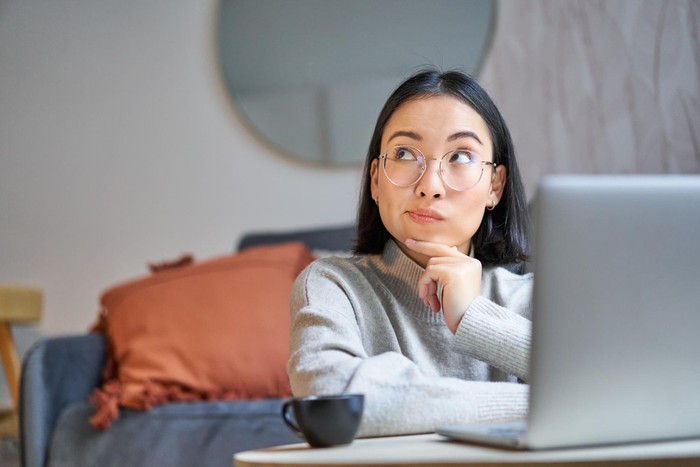Tes kepribadian ilusi optik. Jika gambar tengkorak yang pertama kamu lihat artinya kamu sosok yang berpikir pragmatis. Kamu menyukai kepraktisan dna kemudahan untuk membimbing pikiranmu.