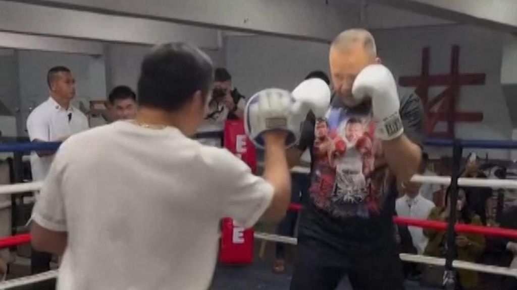 Momen Manny Pacquiao Jadi Pelatih Tinju Presiden Polandia
