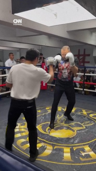 Momen Manny Pacquiao Latih Tinju Presiden Polandia saat ke Filipina