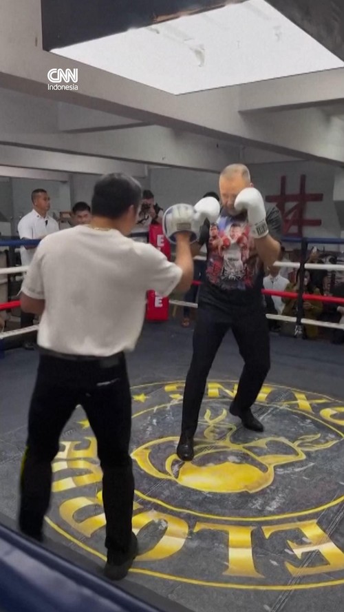 Momen Manny Pacquiao Latih Tinju Presiden Polandia saat ke Filipina