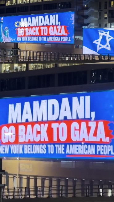 Baliho yang menyerukan Wali Kota New York Zohran Mamdani agar 'kembali ke Gaza' muncul di Tel Aviv, Israel.