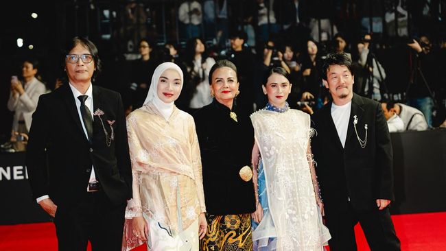 Potret Memesona Tika Bravani dan Ayushita Hadiri Busan International Film Festival di Korea Selatan