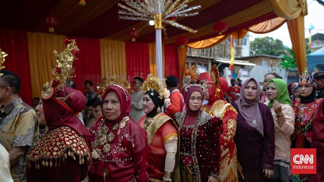 Tim Penilai Benyamin S Award sambangi Kelurahan Taman Sari Jakbar, Kamis, 8 Oktober 2026.  Rangkaian Benyamin S Award, yang diadakan oleh Pemerintah Provinsi DKI Jakarta ini, akan ditutup dengan acara puncak di akhir Oktober mendatang. CNNIndonesia/A
