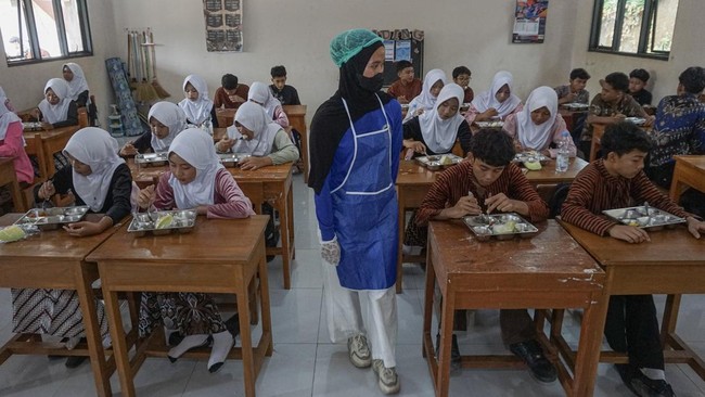 Uji coba MBG prasmanan