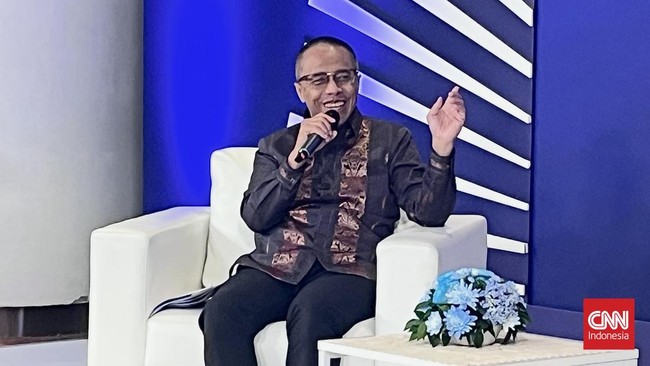 Wakil Menteri Koordinator Bidang Perekonomian Dradjad Hari Wibowo menanggapi proyeksi Bank Dunia yang memperkirakan pertumbuhan ekonomi Indonesia hanya mencapai 5,2 persen pada 2026 dan 2027.