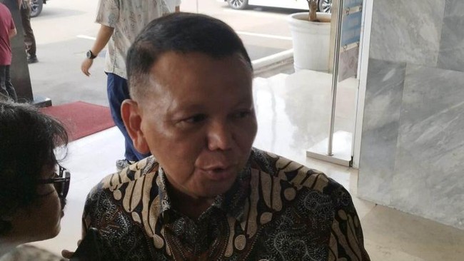 Wakil Menteri Sekretaris Negara Bambang Eko Suhariyanto saat diwawancarai di kompleks parlemen, Jakarta, Kamis (8/10/2026). ANTARA/Bagus Ahmad Rizaldi