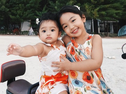 Sibling Goals! Potret Kompak Xarena & Xandraya Anak Siti Badriah yang Curi Perhatian