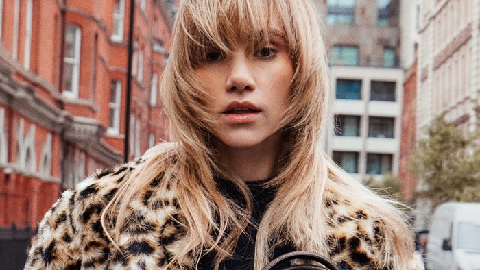 3 Tas Michael Kors Pilihan Suki Waterhouse Bisa Kamu Dapatkan di Indonesia
