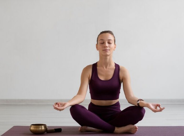 Orang yang lahir pada April dikenal penuh tekad dan bersemangat dalam mengejar tujuan. Meditasi dapat menjadi cara untuk melatih kesabaran, menjaga fokus, dan mengelola stres./ Foto: magnific.com