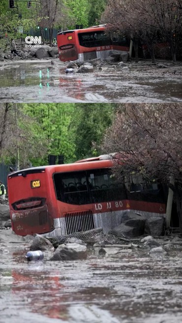 Banjir Bandang Terjang Chile, Puluhan Mobil Terendam Lumpur
