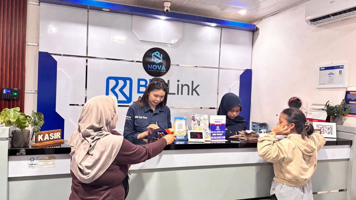 Kisah BRILink Agen Nova Yulianti Dekatkan Akses Keuangan di Muara Enim