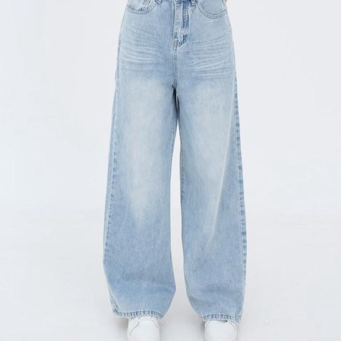 Get The Look: ide OOTD yang feminin bernuansa soft blue ala Tissa Biani yang bisa kamu sontek
