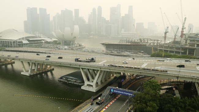 Kabut Asap Indonesia Ganggu Balapan F1 Singapura