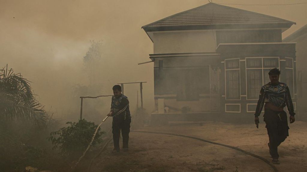 Nestapa Masyarakat Palangka Raya Tercekik Asap Karhutla