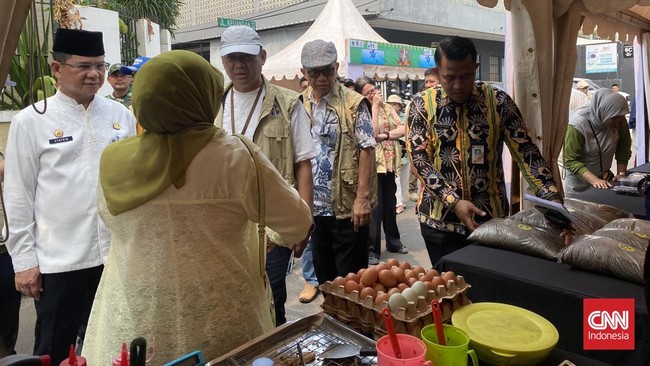 Lurah Kelurahan Cilandak Barat, Kota Jakarta Selatan, Muhammad Yusuf Rajab optimis raih penghargaan kategori sejahtera di Benyamin S Award. InsyaAllah kami bisa unggul di kategori sejahtera, ujar Yusuf usai mengadakan acara Festival Pesona Cilandak B
