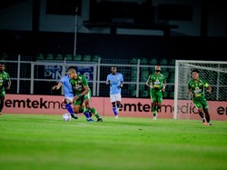 Isenmulang FC Kalah 0-1 dari Persebaya, Gol Penalti dari Alex Martins
