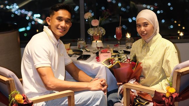 Terkenal Lucu di Sosmed, Intip Kebersamaan Pemain Timnas Rizky Ridho Bareng Istri