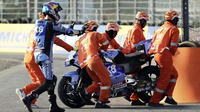 Pembalap Berjatuhan Saat Sesi Practice MotoGP Mandalika 2026