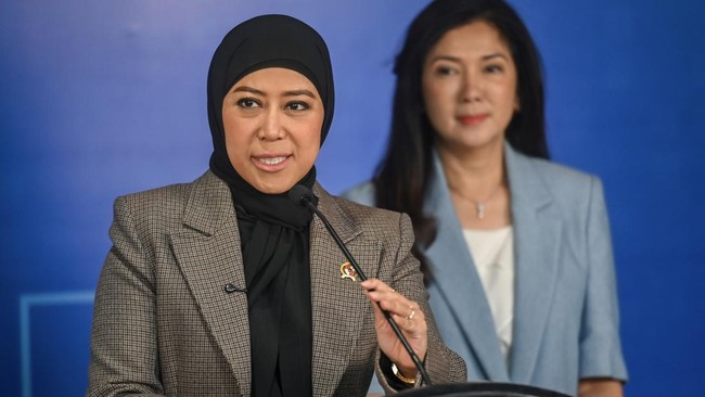 Menkomdigi Meutya Hafid menanggapi sindiran politikus Singapura tentang ketergantungan internet Indonesia.