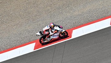 Update Eksklusif Olahraga CNN : Hasil Practice Pertamina Moto3 Mandalika: Veda Ega di atas Danish