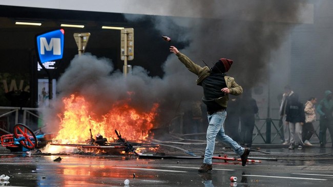 Aksi Mogok Massal Menentang Pemotongan Anggaran di Belgia