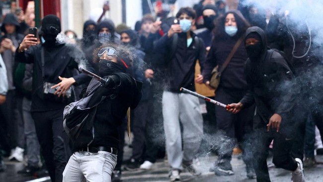 Aksi Mogok Massal Menentang Pemotongan Anggaran di Belgia