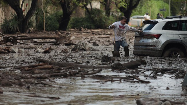 Dampak Banjir Bandang Ekstrem di Ibu Kota Chili