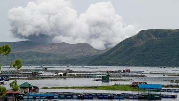 Gunung Meletus di Negara Tetangga RI, Warga Dievakuasi