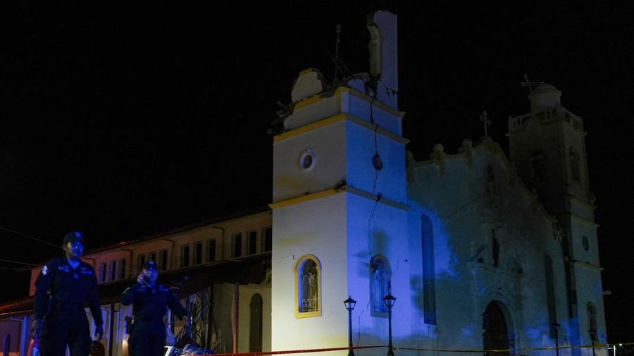 Katedral San Juan Bautista yang rusak akibat gempa melanda dekat pantai selatan Panama, di Penonome, Panama, 9 Oktober 2026. (REUTERS/Enea Lebrun)