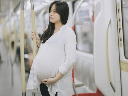 Jangan Panik! Ini Langkah yang Bisa Dilakukan saat Ada Ibu Hamil Melahirkan di Tempat Umum