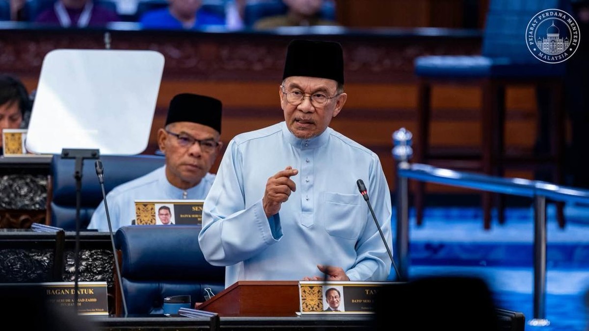 Alasan Anwar Ibrahim Obral Diskon Pajak-UMR Malaysia Naik Rp1,3 Juta