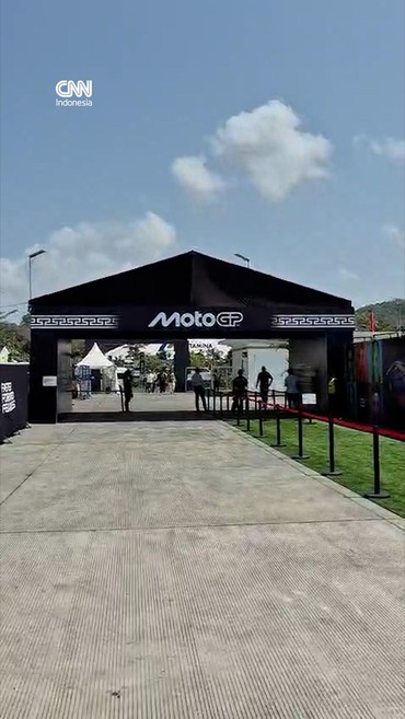 Suasana Paddock Sirkuit Pertamina Mandalika Menjelang Sprint Race