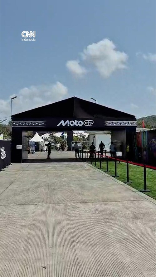 Suasana Paddock Sirkuit Pertamina Mandalika Menjelang Sprint Race
