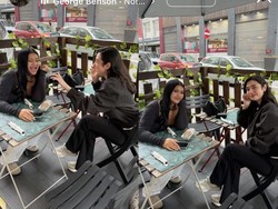 Gaya Andre Taulany Pamer Momen Kompak Putrinya Bareng Amanda Rigby