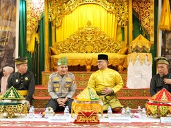 Dilepas LAM Riau, Komjen Herry Heryawan Bacakan Surat Cinta Menyentuh Hati